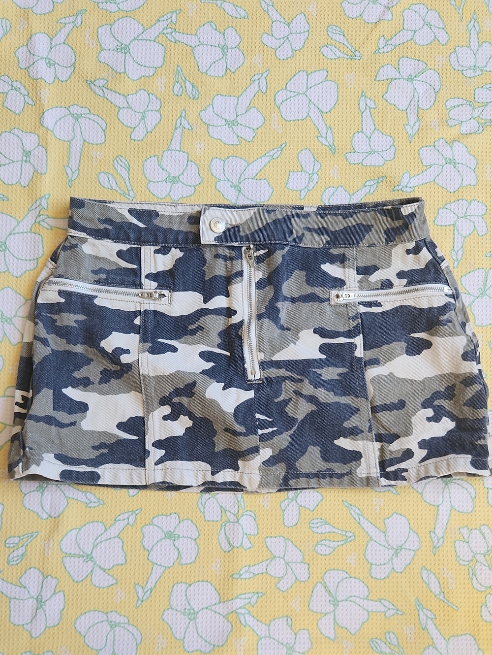 Princess Polly Black and Olive Camo Mini Skirt